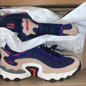 NIKE SKARN MEN’S SHOE.